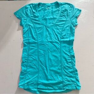 Zella ruched athletic short-sleeve V-neck shirt turquoise cerulean teal medium